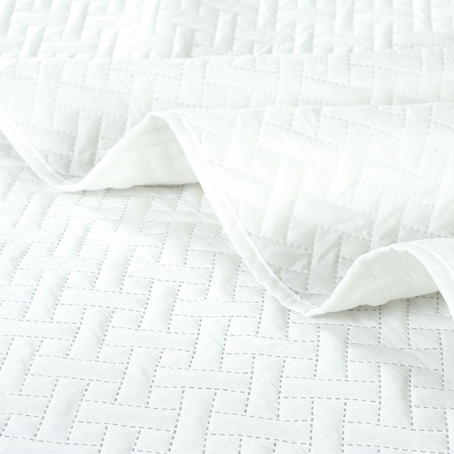 3 PCS Squared Stitched Pinsonic Reversible Oversized Bedspread White Color