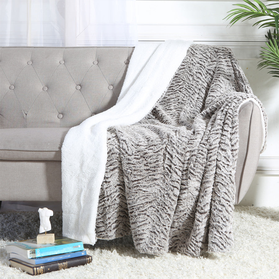 Luxury Faux Micro Fur Wave Design Ultra Plush Fleece & Sherpa Decorative Throw